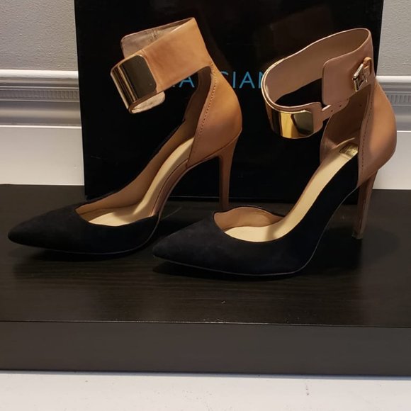 Arlene Pump with Ankle Strap - Picture 4 of 8